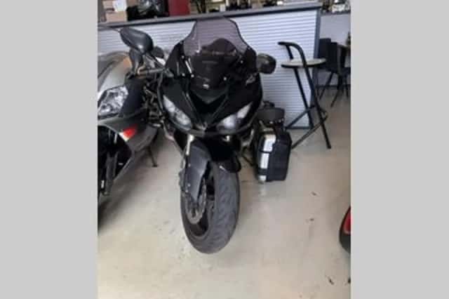 Kawasaki ZX 10R Ninja (2008) thumbnail 6