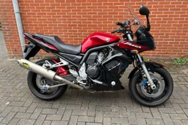 Yamaha FZS 1000 Fazer (2006) thumbnail 1