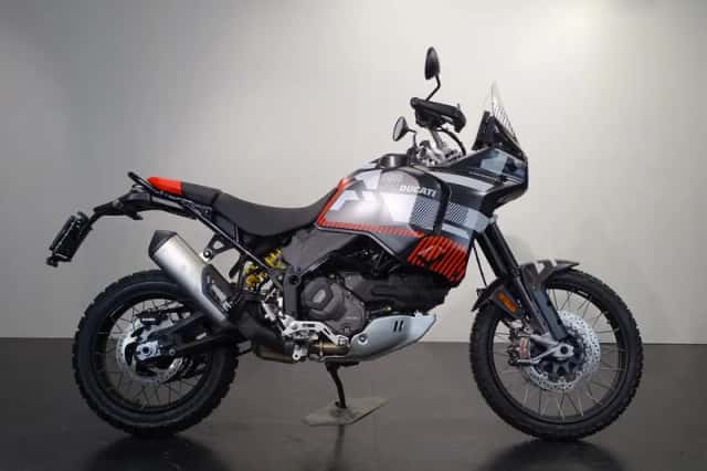 Ducati Desert X (2024) thumbnail 1