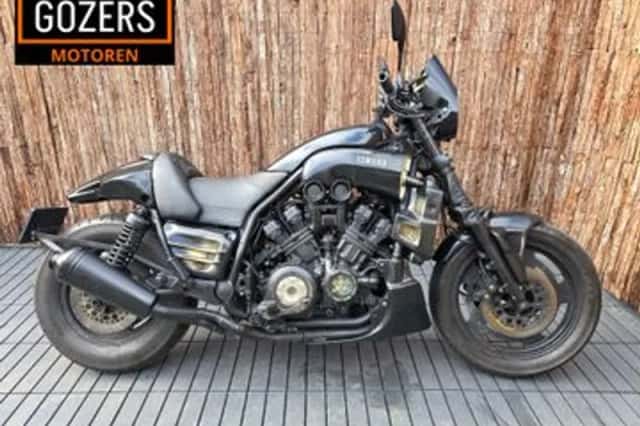 Yamaha VMX 1200 V-MAX (1988) thumbnail 1