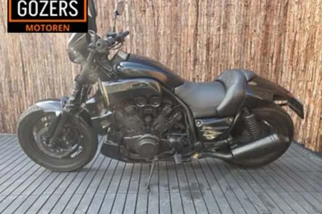 Yamaha VMX 1200 V-MAX (1988) thumbnail 3