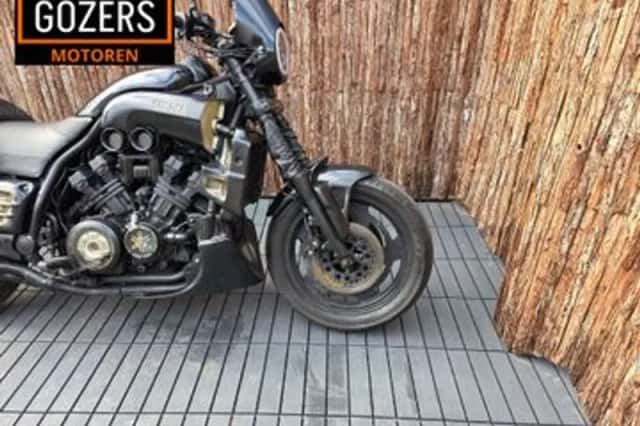 Yamaha VMX 1200 V-MAX (1988) thumbnail 5