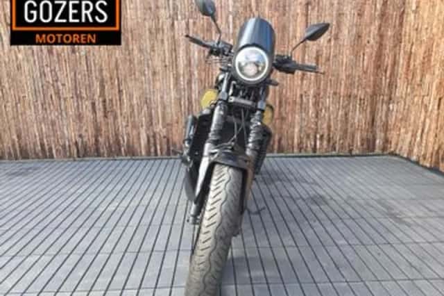 Yamaha VMX 1200 V-MAX (1988) thumbnail 6