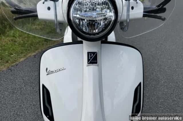 Vespa GTS 300 Touring (2021) thumbnail 3