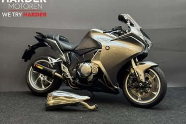 Honda VFR 1200 F (2010) thumbnail 1