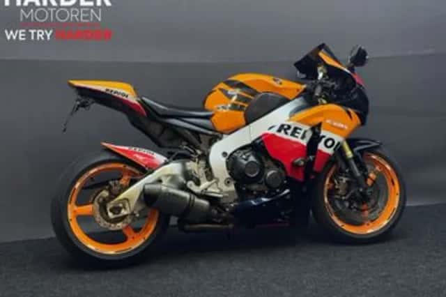 Honda CBR 1000 RR FIREBLADE C-ABS (2012) thumbnail 3