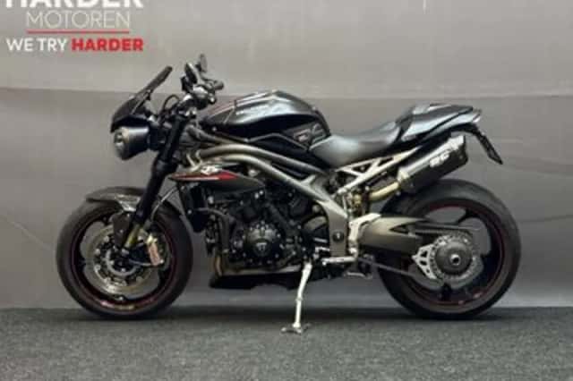 Triumph Speed Triple RS (2018) thumbnail 4