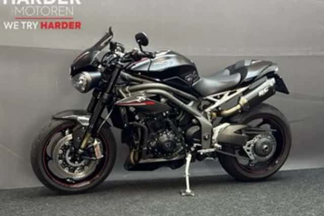 Triumph Speed Triple RS (2018) thumbnail 5