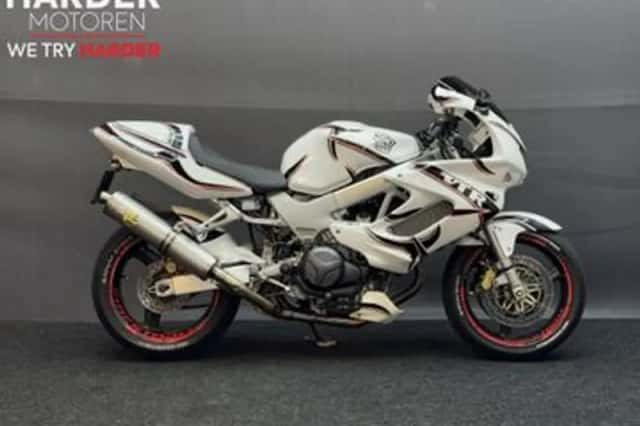 Honda VTR 1000 F FIRESTORM (1998) thumbnail 2