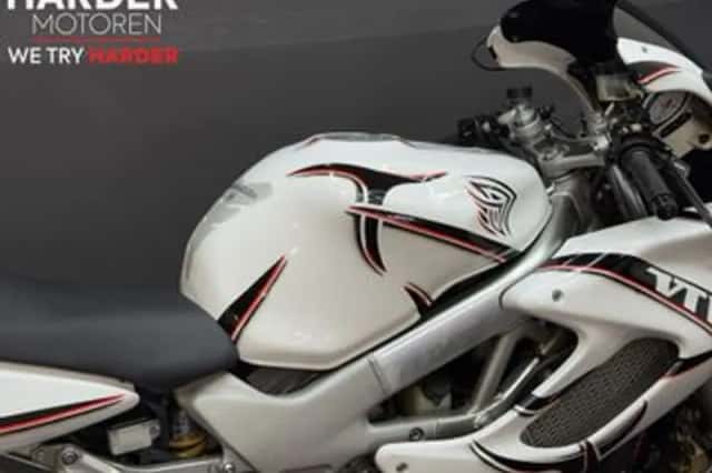 Honda VTR 1000 F FIRESTORM (1998) thumbnail 4