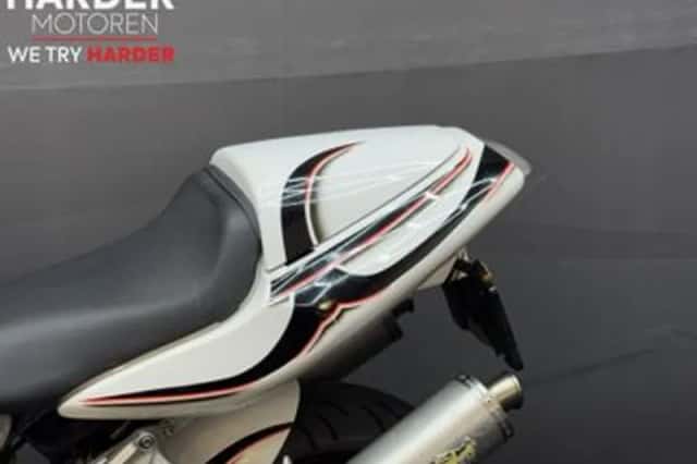 Honda VTR 1000 F FIRESTORM (1998) thumbnail 5