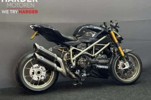 Ducati Streetfighter (2010) thumbnail 3
