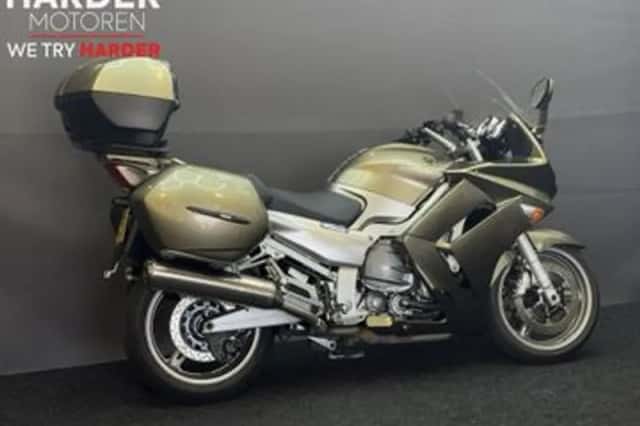 Yamaha FJR1300 (2006) thumbnail 3