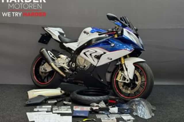 BMW S 1000 RR (2016) thumbnail 1