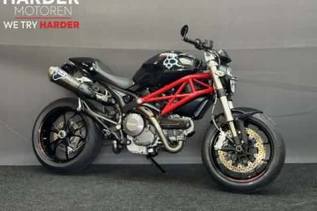 Ducati 796 Monster (2011) thumbnail 1