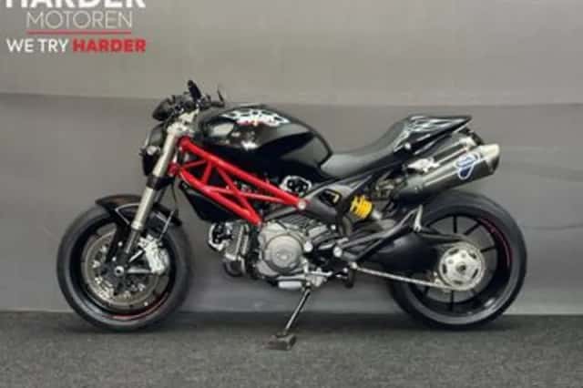 Ducati 796 Monster (2011) thumbnail 3