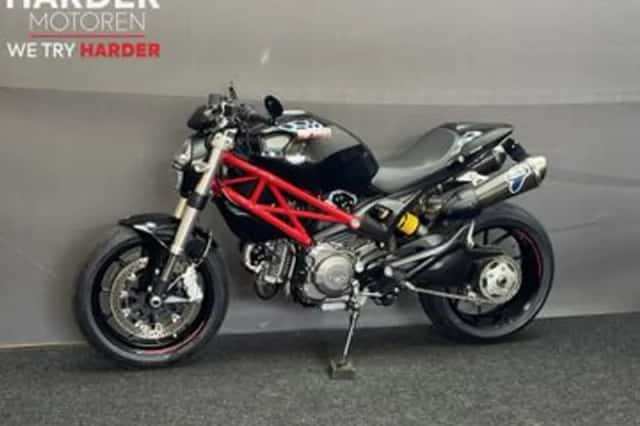 Ducati 796 Monster (2011) thumbnail 4