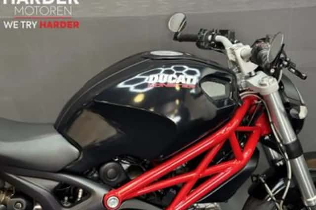 Ducati 796 Monster (2011) thumbnail 5