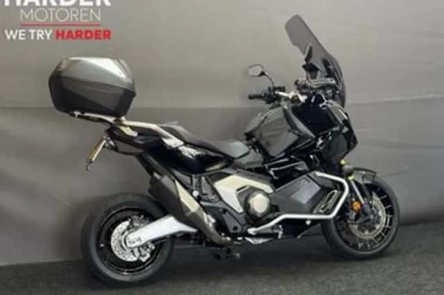 Honda X ADV (2025) thumbnail 3