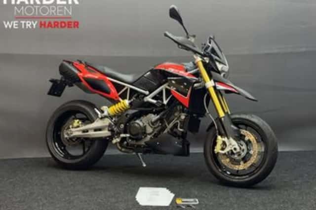 Aprilia Dorsoduro 1200 (2015) thumbnail 1