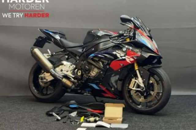 BMW S 1000 RR (2016) thumbnail 1