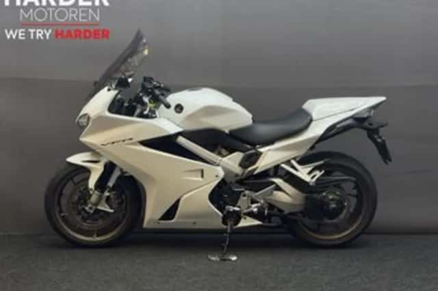 Honda VFR 800F V TEC (2016) thumbnail 4