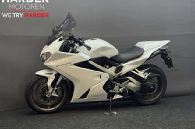 Honda VFR 800F V TEC (2016) thumbnail 5