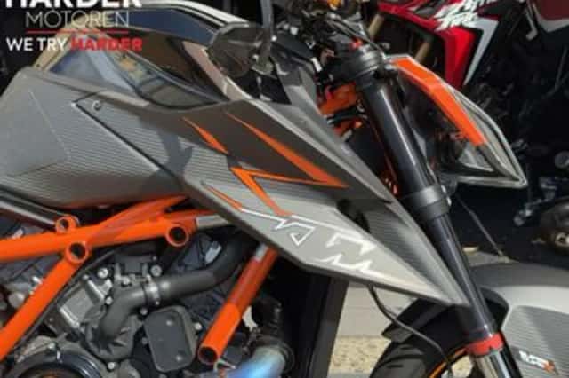KTM 1290 SuperDuke R (2022) thumbnail 5