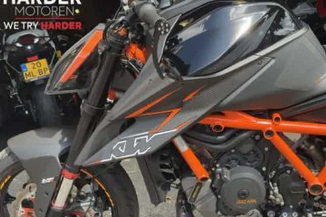KTM 1290 SuperDuke R (2022) thumbnail 6