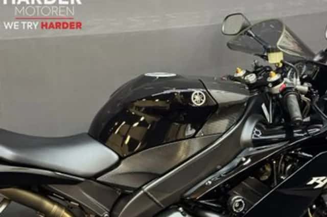 Yamaha YZF-R1 (2009) thumbnail 6