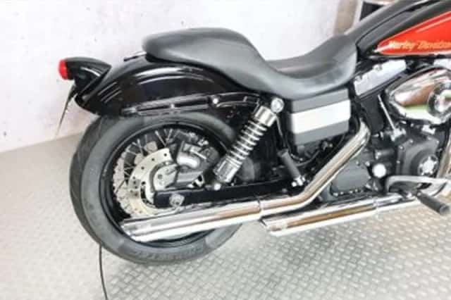 HARLEY-DAVIDSON Street BOB Fxdbi Dyna (2010) thumbnail 4