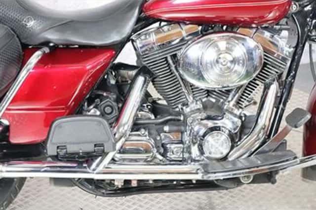 HARLEY-DAVIDSON Road King Classic Flhrci (2005) thumbnail 3
