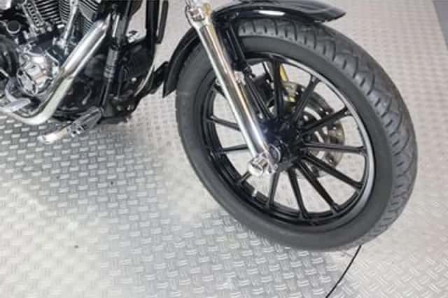 HARLEY-DAVIDSON Fxdli Dyna (2005) thumbnail 3