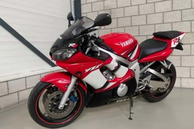 Yamaha YZF-R6 (2002) thumbnail 1