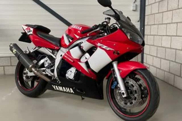Yamaha YZF-R6 (2002) thumbnail 3