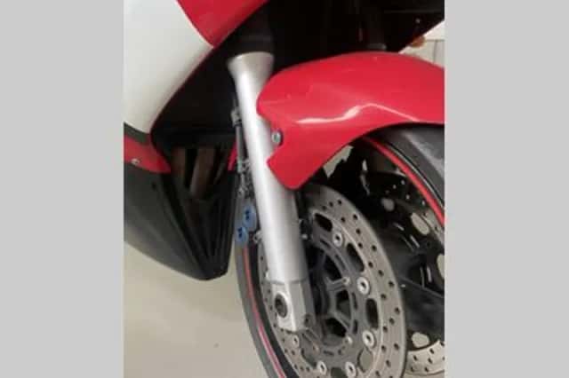 Yamaha YZF-R6 (2002) thumbnail 6