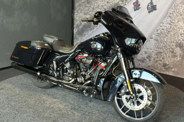 Harley-Davidson Cvo Street Glide (2022) thumbnail 2