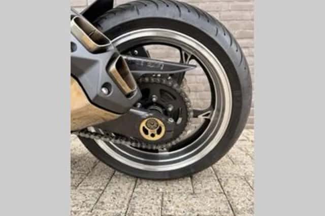 Kawasaki Z1000 (2010) thumbnail 6