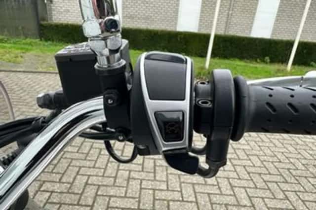 Moto Guzzi V9 ROAMER (2016) thumbnail 5