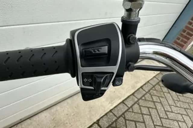 Moto Guzzi V9 ROAMER (2016) thumbnail 6
