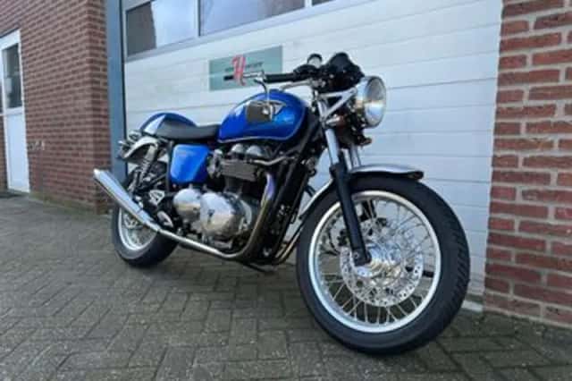Triumph THRUXTON 900 ORIG.NL! 1E EIG! (2005) thumbnail 2