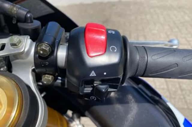 Suzuki GSX-R1000 (2005) thumbnail 5