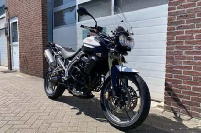 Triumph Tiger 800 (2011) thumbnail 2