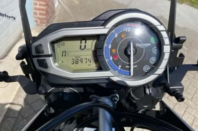 Triumph Tiger 800 (2011) thumbnail 4