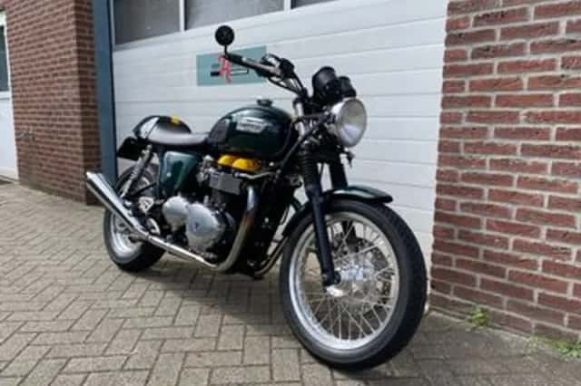 Triumph Thruxton 900 (2008) thumbnail 2