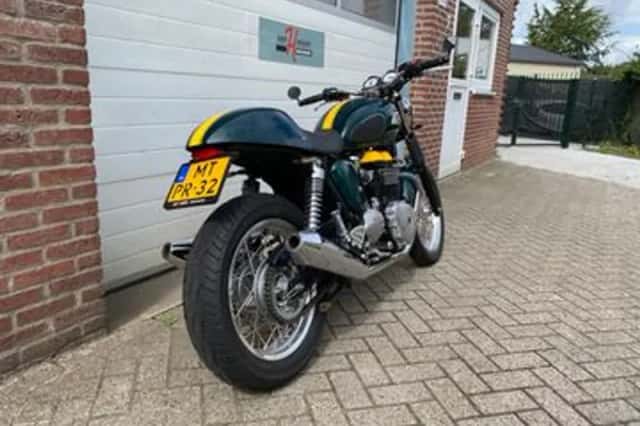 Triumph Thruxton 900 (2008) thumbnail 3