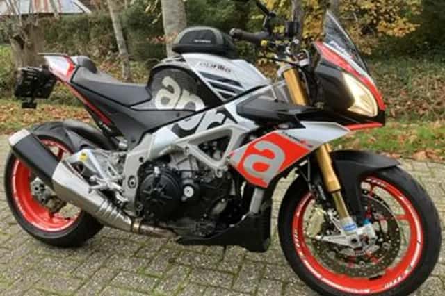 APRILIA TUONO V4 1100 FACTORY (2015) thumbnail 1