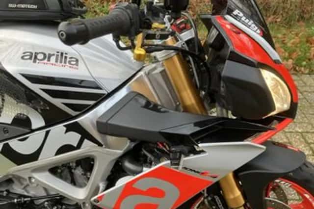 APRILIA TUONO V4 1100 FACTORY (2015) thumbnail 4