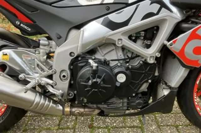 APRILIA TUONO V4 1100 FACTORY (2015) thumbnail 6