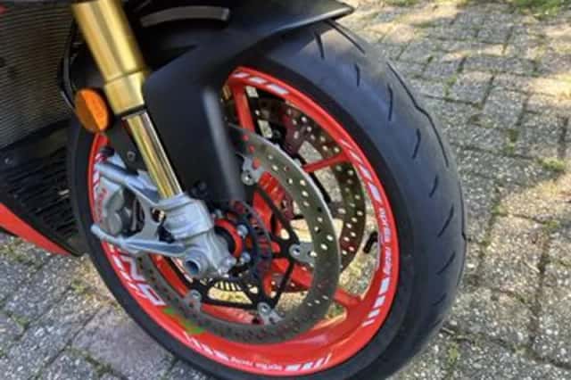 APRILIA TUONO V4 1100 FACTORY (2022) thumbnail 2